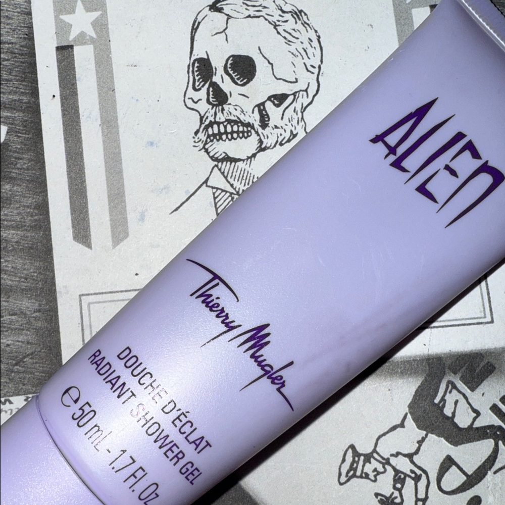 ☠️ 👾 ☠️ • Thierry Mugler x Alien • ☠️ 👾 ☠️